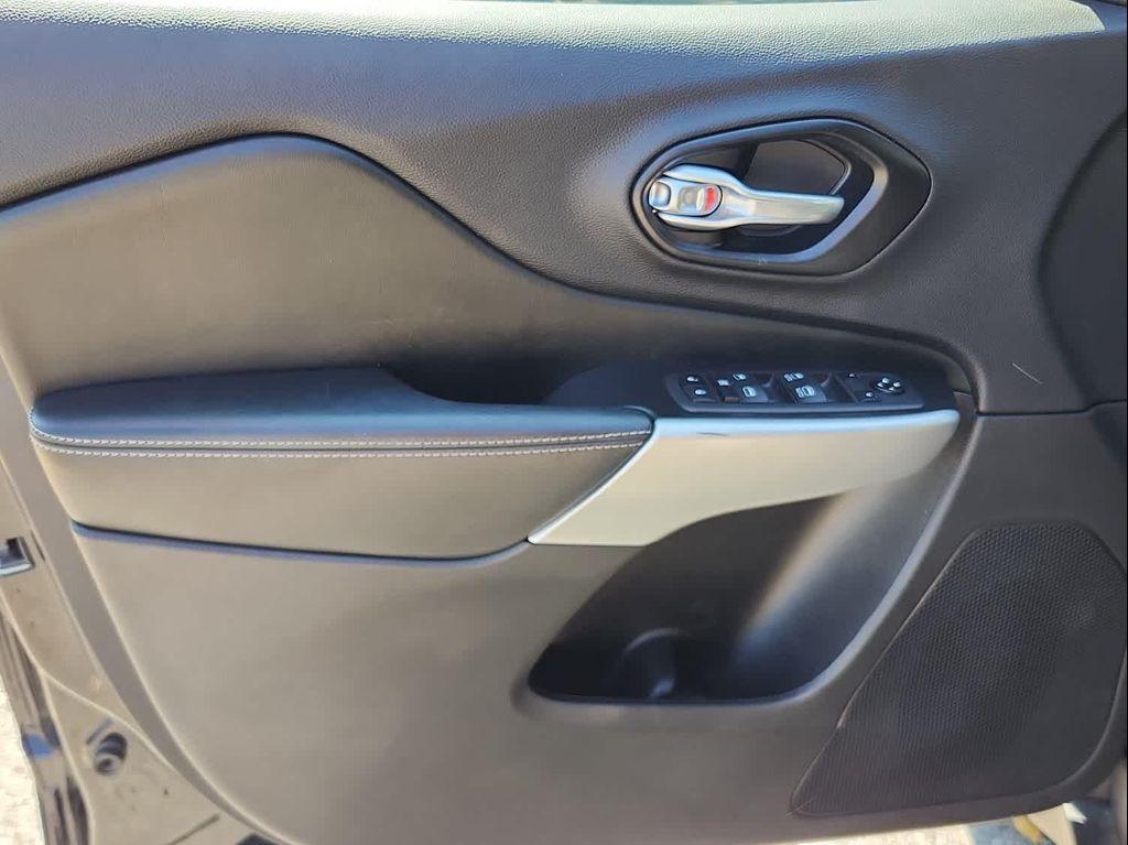 used 2022 Jeep Cherokee car, priced at $25,500