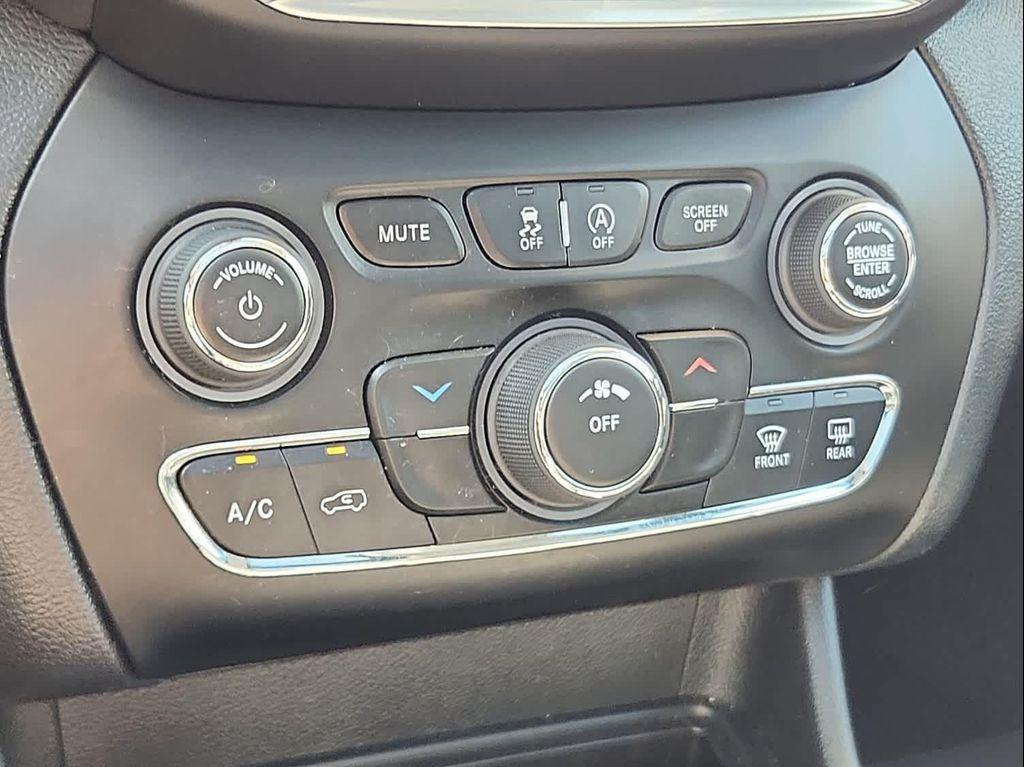 used 2022 Jeep Cherokee car, priced at $25,500