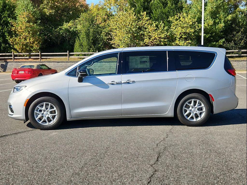 new 2026 Chrysler Pacifica car, priced at $50,450