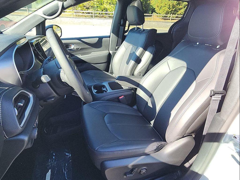 new 2026 Chrysler Pacifica car, priced at $50,450
