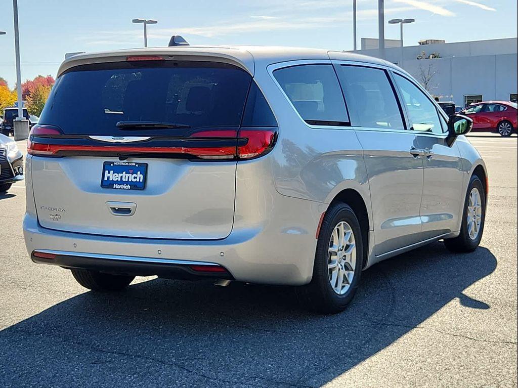 new 2026 Chrysler Pacifica car, priced at $50,450