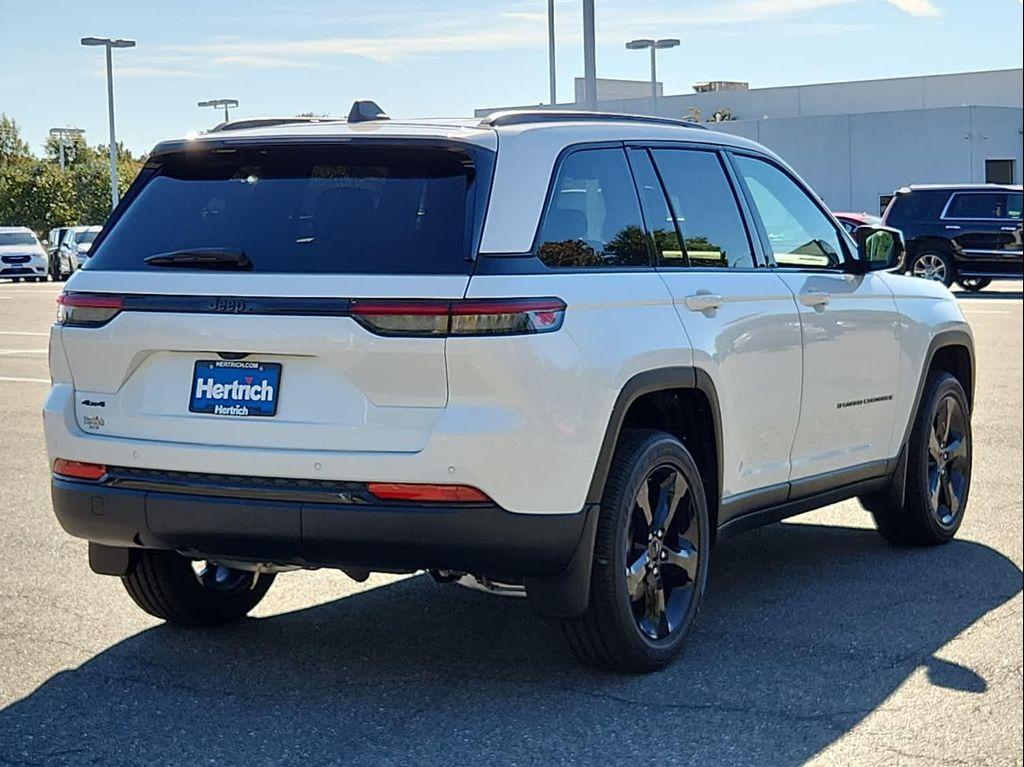 new 2025 Jeep Grand Cherokee car, priced at $47,757