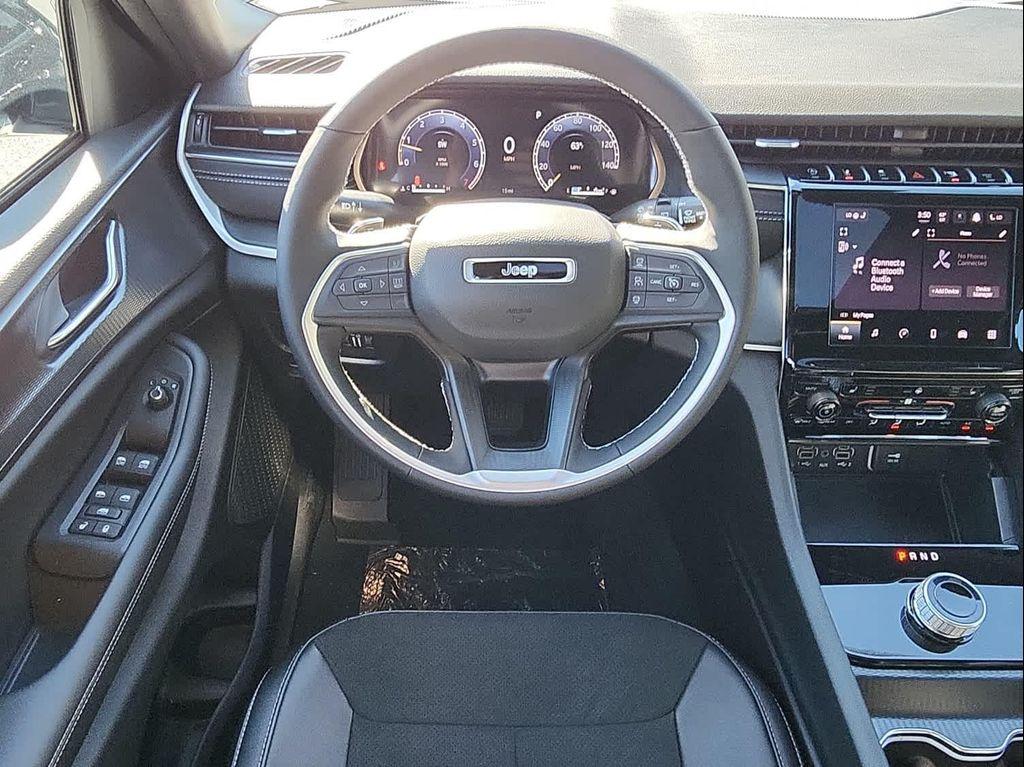 new 2025 Jeep Grand Cherokee car, priced at $47,757