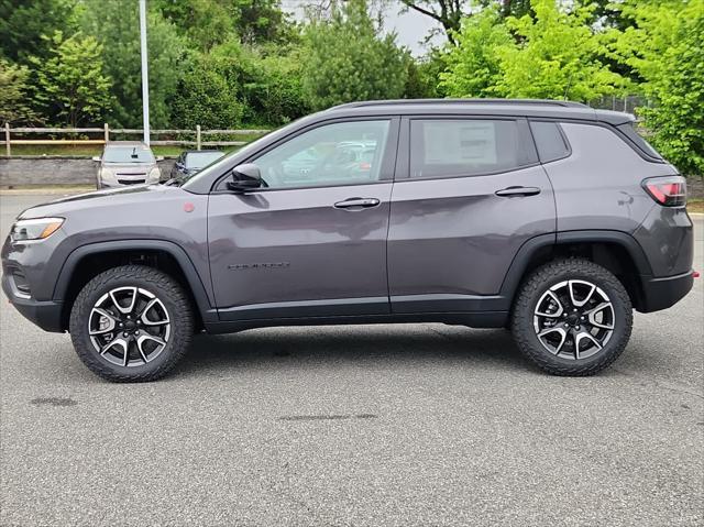 new 2024 Jeep Compass car, priced at $39,300