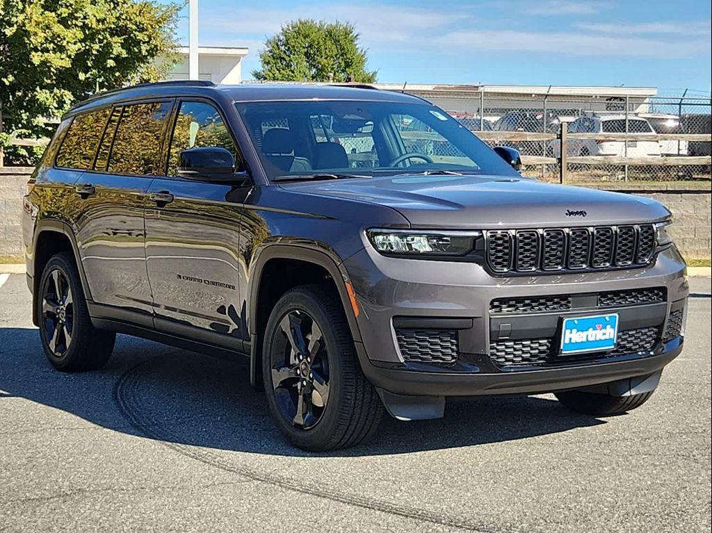 new 2025 Jeep Grand Cherokee L car, priced at $49,712