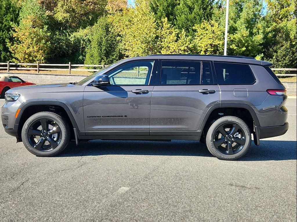 new 2025 Jeep Grand Cherokee L car, priced at $49,712