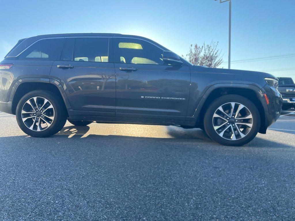 used 2024 Jeep Grand Cherokee car, priced at $44,377