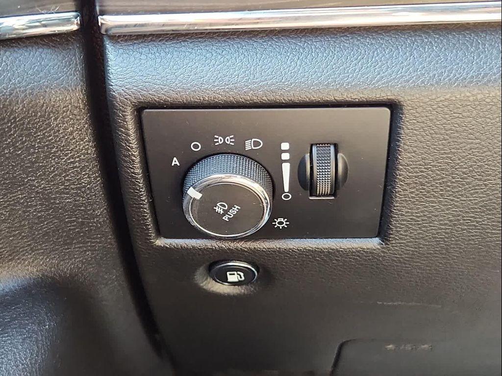 used 2021 Jeep Grand Cherokee car, priced at $28,091