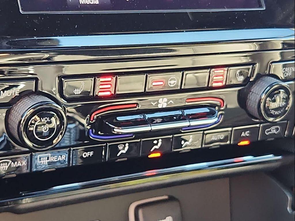 new 2025 Jeep Grand Cherokee L car, priced at $49,702