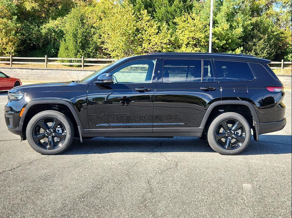new 2025 Jeep Grand Cherokee L car, priced at $49,702