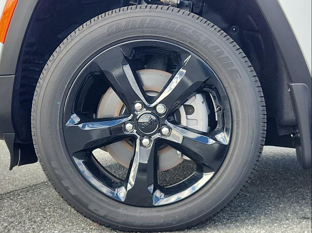 new 2025 Jeep Grand Cherokee L car, priced at $51,000