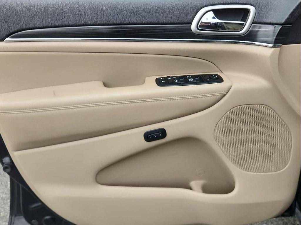 used 2020 Jeep Grand Cherokee car, priced at $26,399