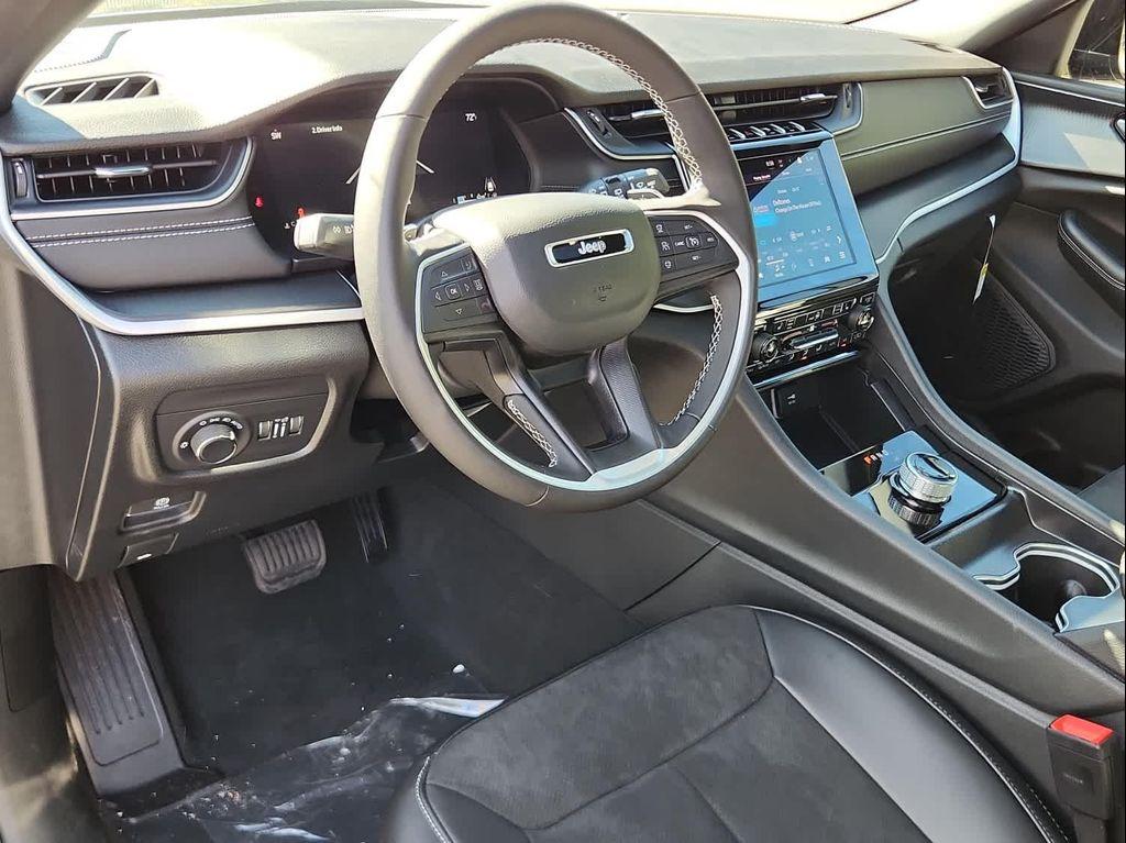 new 2025 Jeep Grand Cherokee L car, priced at $49,712