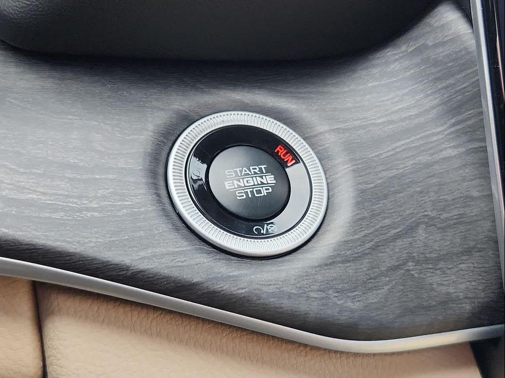 new 2025 Jeep Grand Cherokee car, priced at $51,974