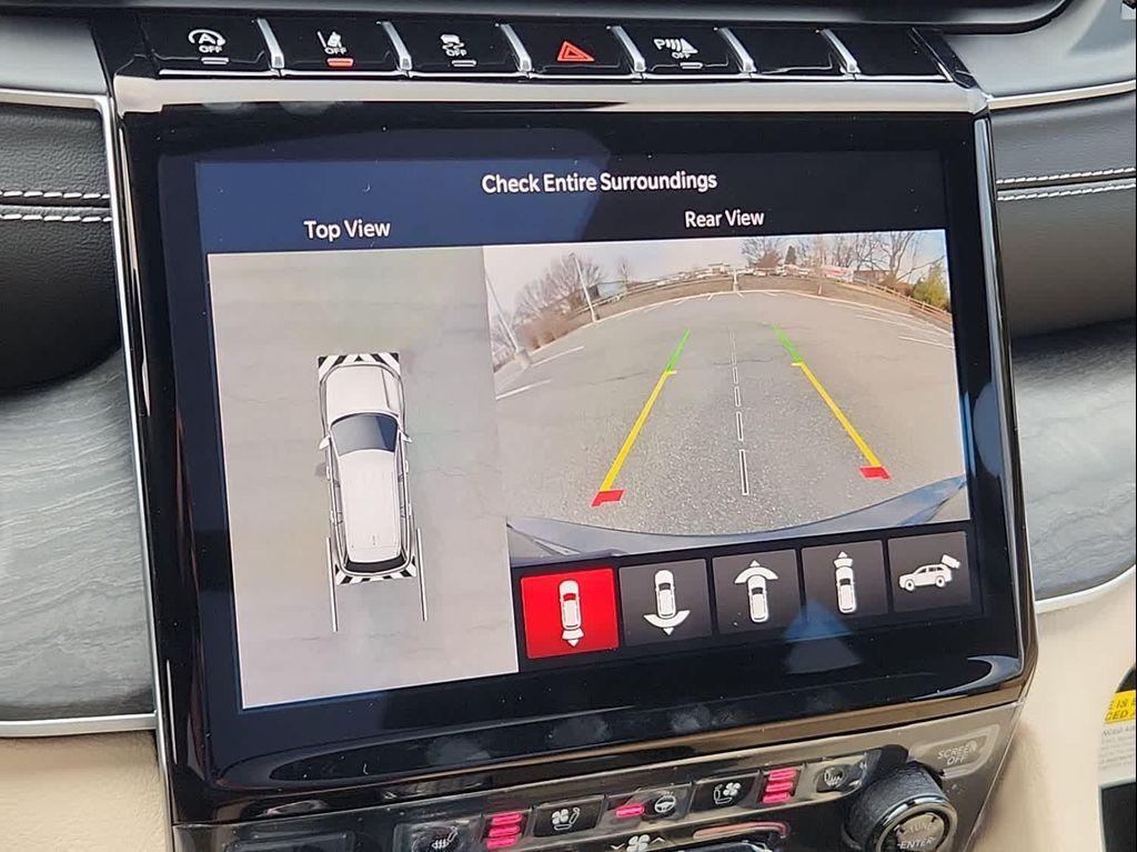 new 2025 Jeep Grand Cherokee car, priced at $51,974