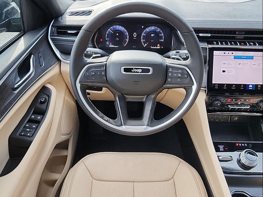 new 2025 Jeep Grand Cherokee car, priced at $51,974