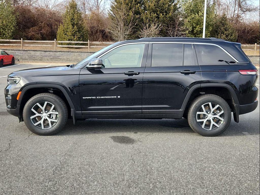 new 2025 Jeep Grand Cherokee car, priced at $51,974
