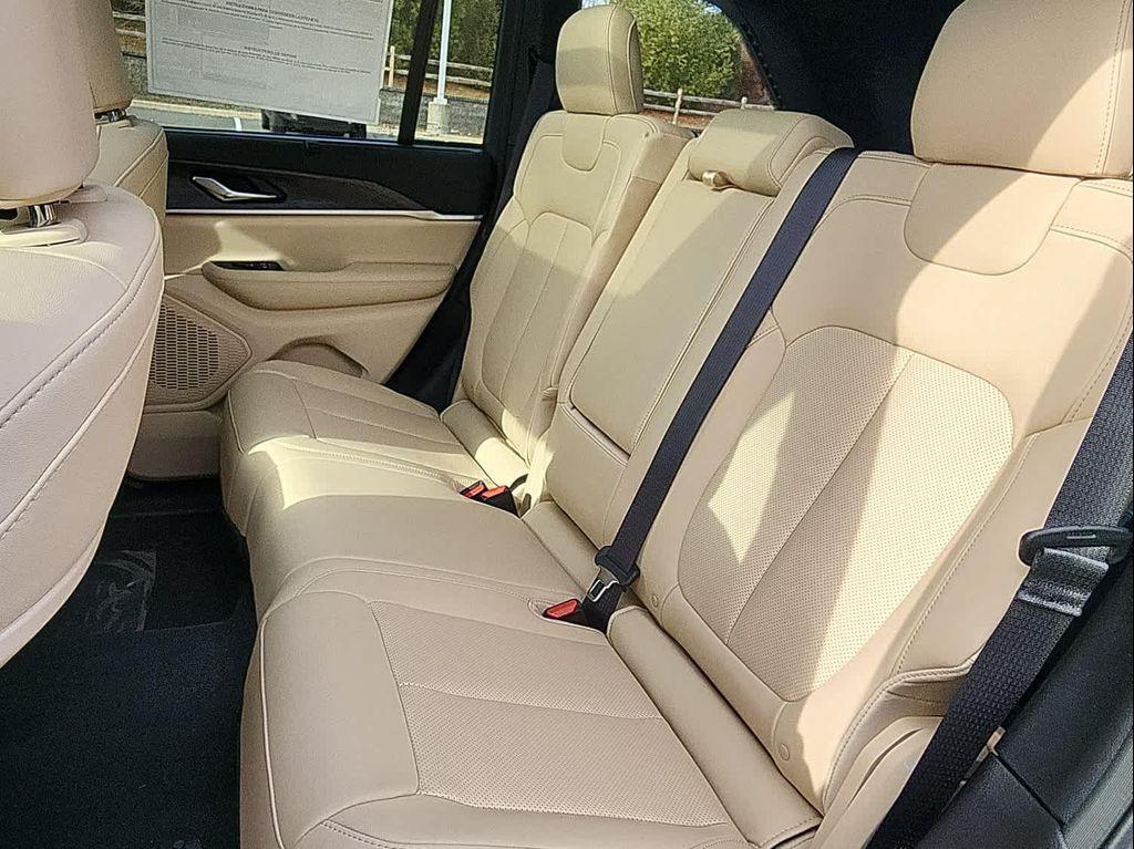 new 2025 Jeep Grand Cherokee car, priced at $51,974