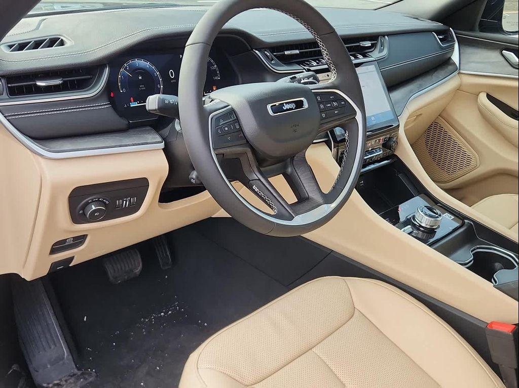 new 2025 Jeep Grand Cherokee car, priced at $51,974
