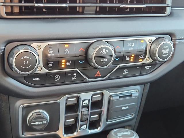 new 2025 Jeep Wrangler car, priced at $52,706