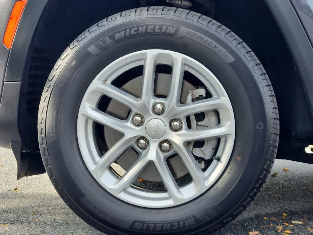 used 2024 Jeep Grand Cherokee L car, priced at $33,845