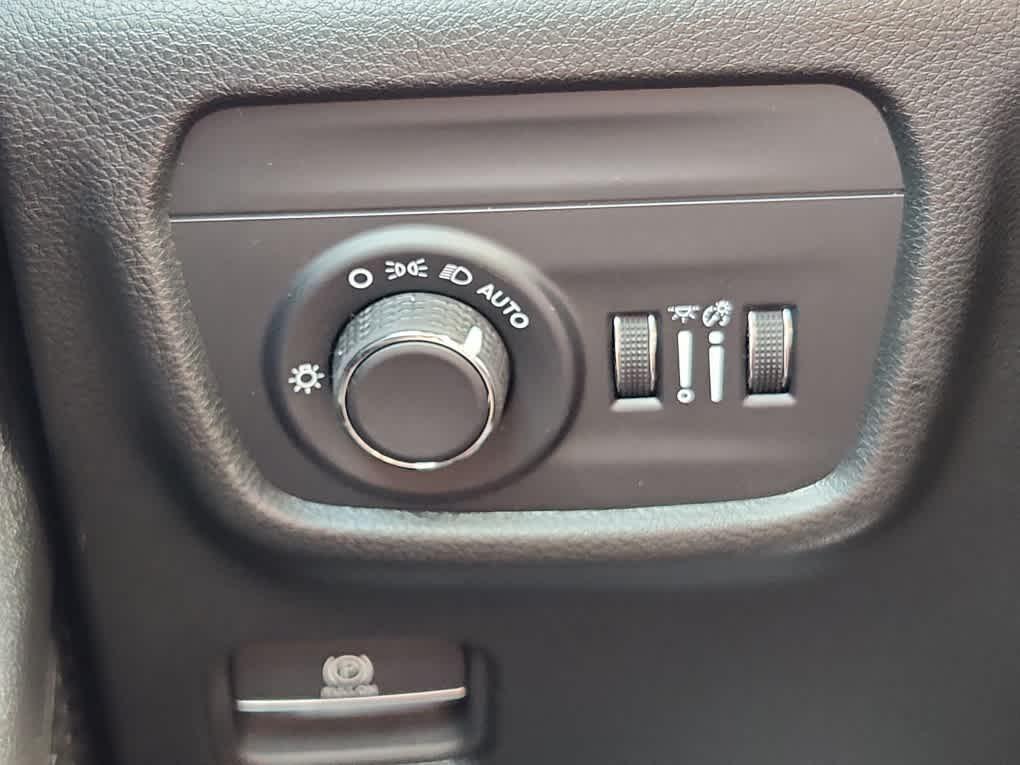 used 2024 Jeep Grand Cherokee L car, priced at $33,845