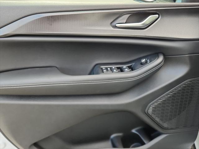 new 2025 Jeep Grand Cherokee car, priced at $44,096