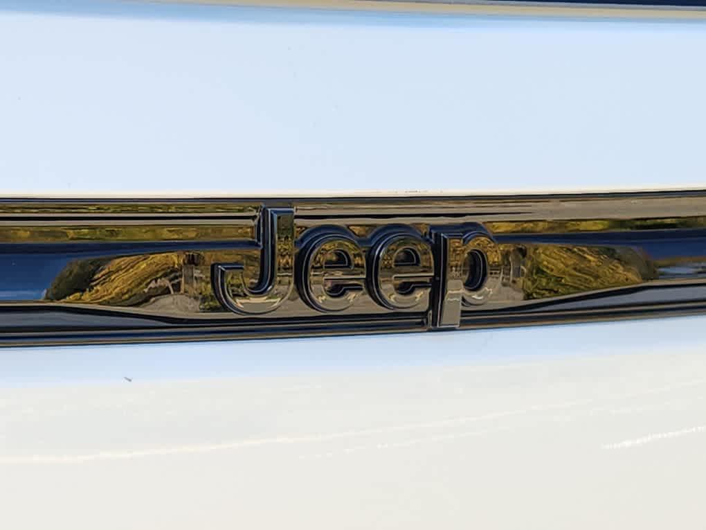new 2025 Jeep Grand Cherokee car, priced at $53,843
