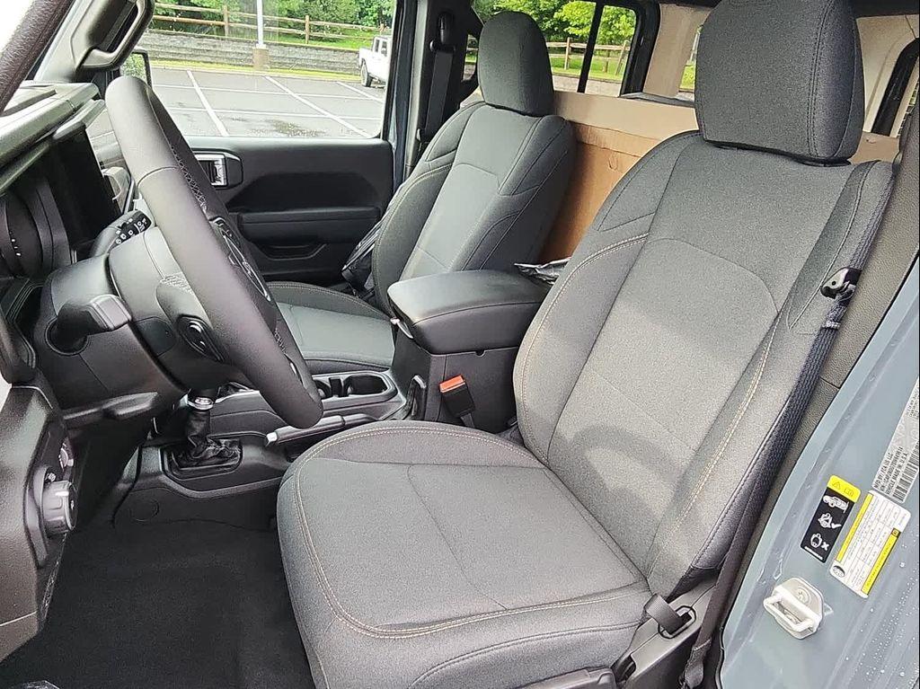 new 2025 Jeep Wrangler car, priced at $51,417