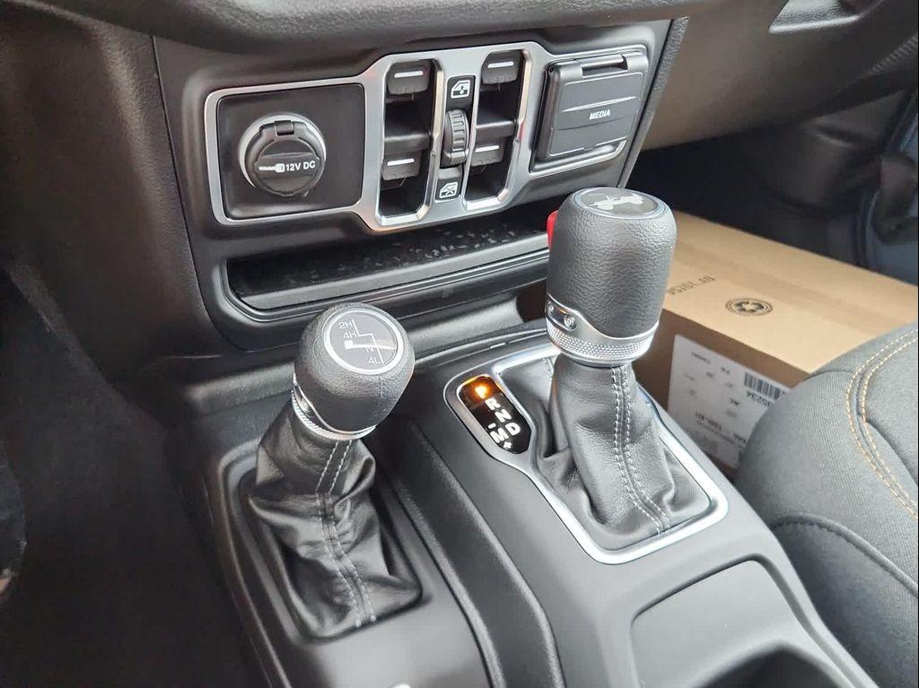 new 2025 Jeep Wrangler car, priced at $51,417