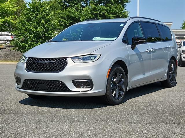 new 2024 Chrysler Pacifica car, priced at $52,500