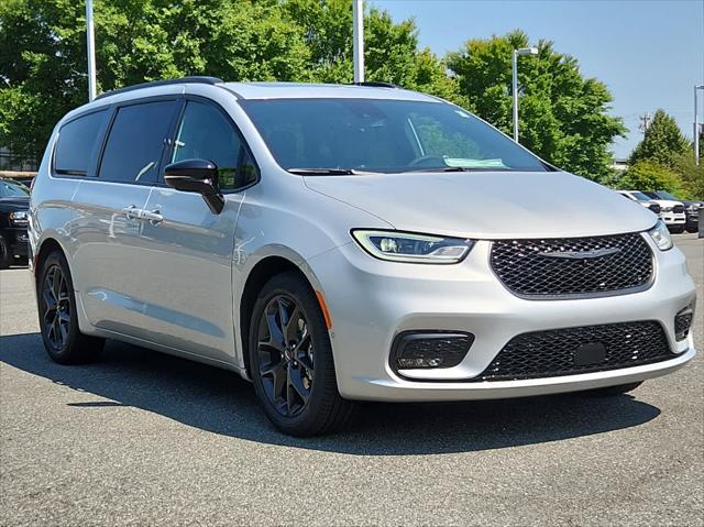 new 2024 Chrysler Pacifica car, priced at $52,500