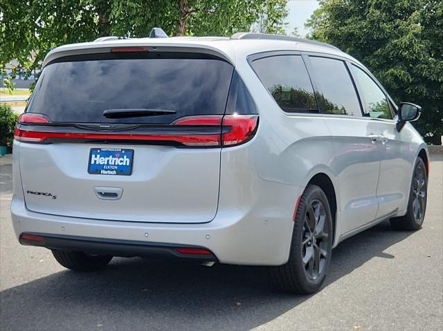 new 2024 Chrysler Pacifica car, priced at $46,890