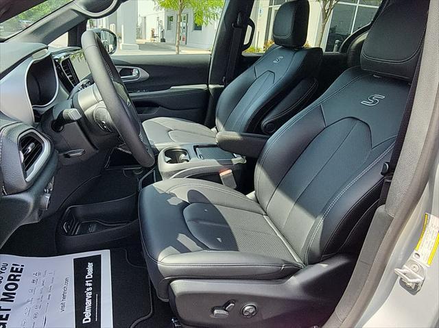 new 2024 Chrysler Pacifica car, priced at $46,890