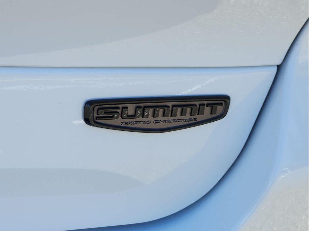 new 2025 Jeep Grand Cherokee L car, priced at $66,489