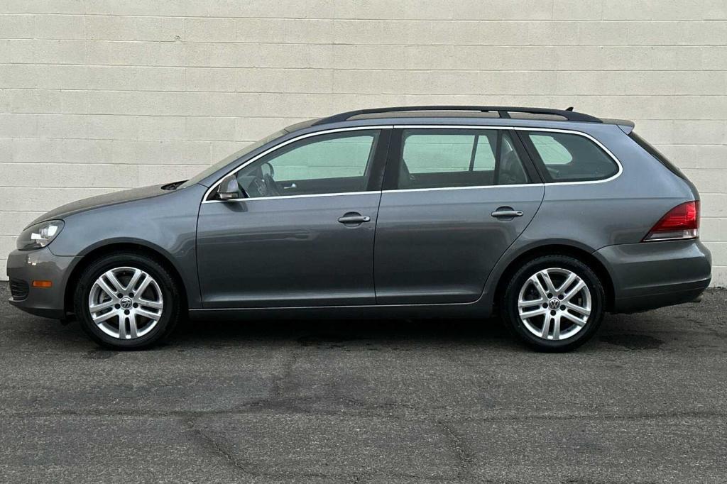 used 2013 Volkswagen Jetta SportWagen car, priced at $8,991