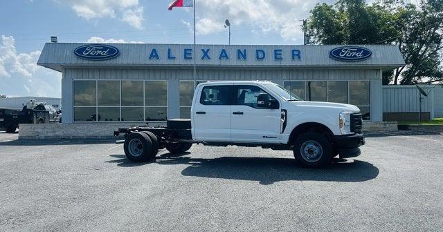 new 2025 Ford F-350 car, priced at $70,945