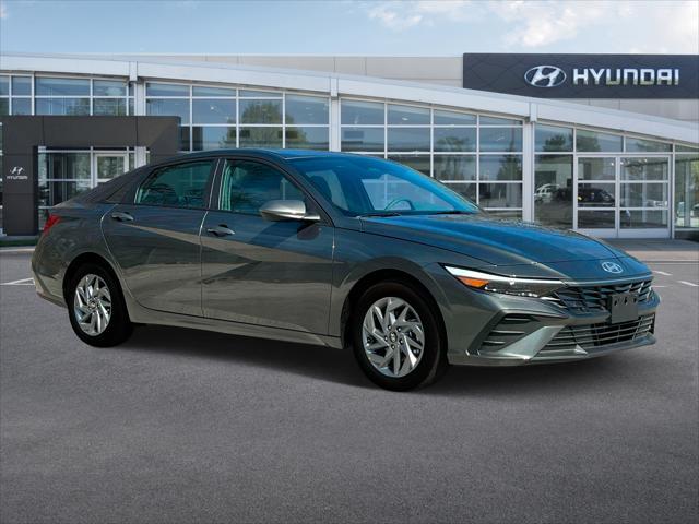 new 2024 Hyundai Elantra car, priced at $20,084