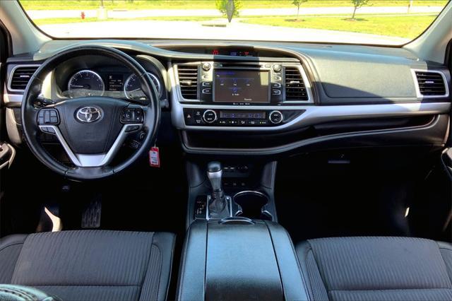used 2019 Toyota Highlander car, priced at $19,555