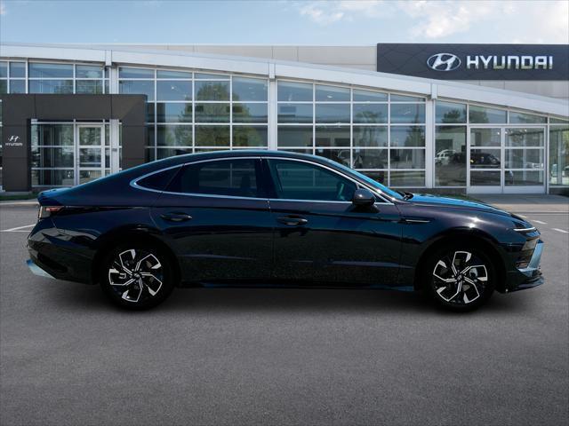 new 2024 Hyundai Sonata car, priced at $23,321