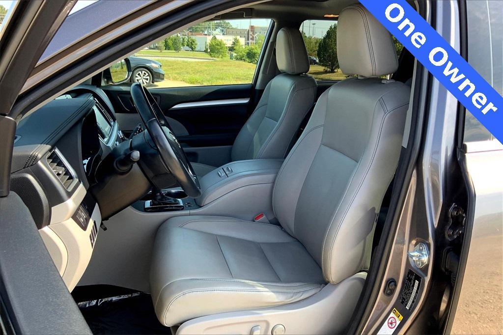 used 2018 Toyota Highlander car, priced at $19,487