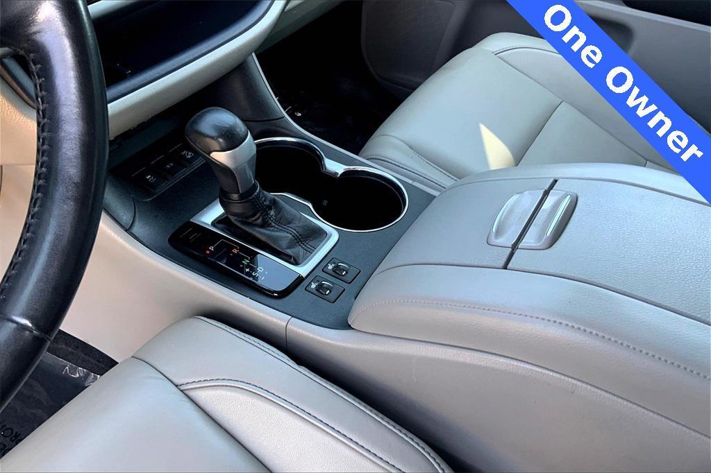 used 2018 Toyota Highlander car, priced at $19,487