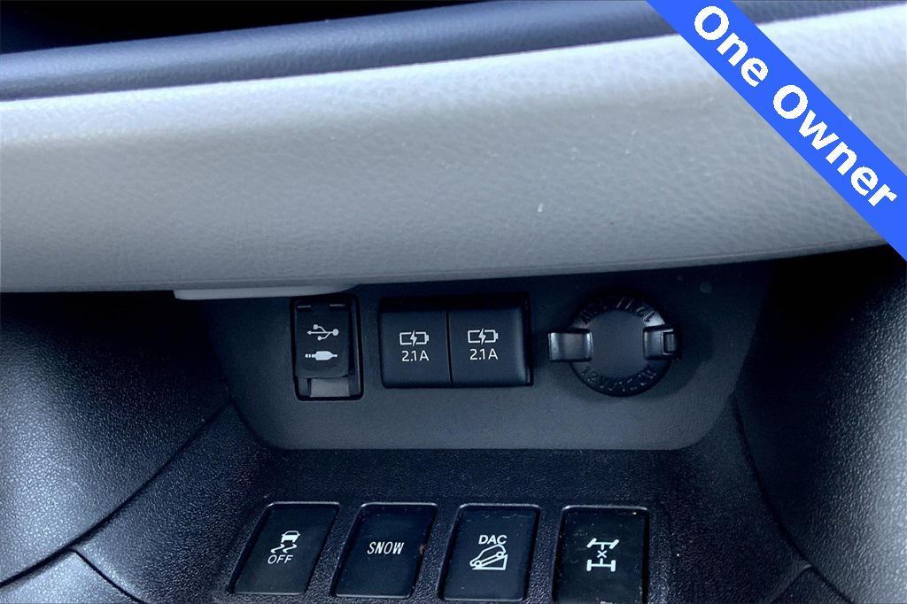 used 2018 Toyota Highlander car, priced at $19,487