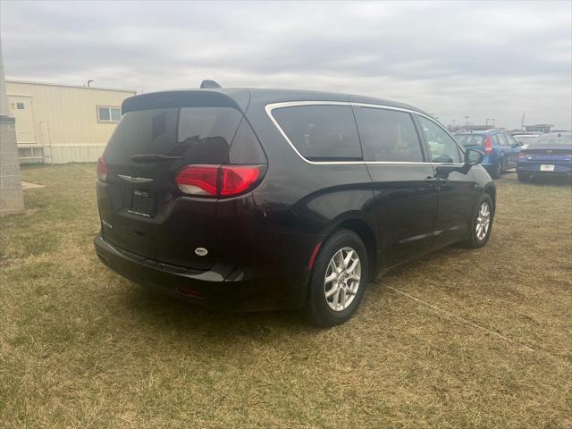 used 2017 Chrysler Pacifica car, priced at $12,775