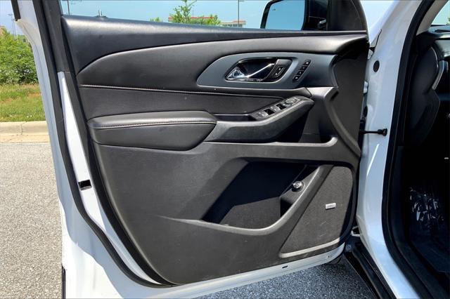 used 2020 Chevrolet Traverse car, priced at $25,864
