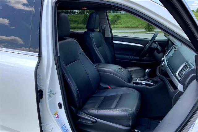 used 2015 Toyota Highlander car, priced at $17,903