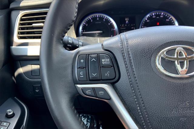 used 2015 Toyota Highlander car, priced at $17,903