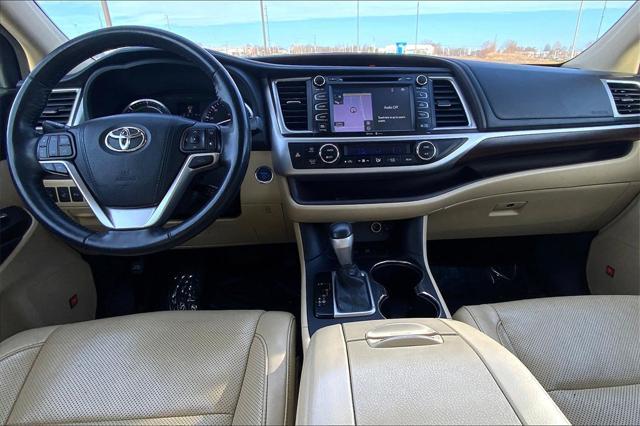 used 2015 Toyota Highlander Hybrid car, priced at $18,995