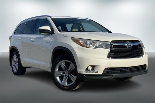 used 2015 Toyota Highlander Hybrid car, priced at $18,995