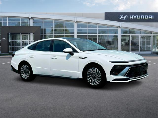 new 2024 Hyundai Sonata Hybrid car